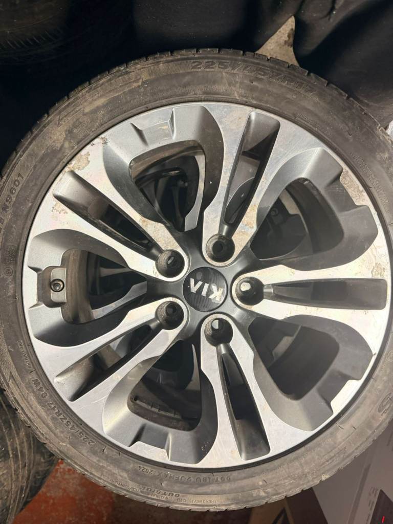 ALLOYS 35 ALLOYS WITH TYRES 