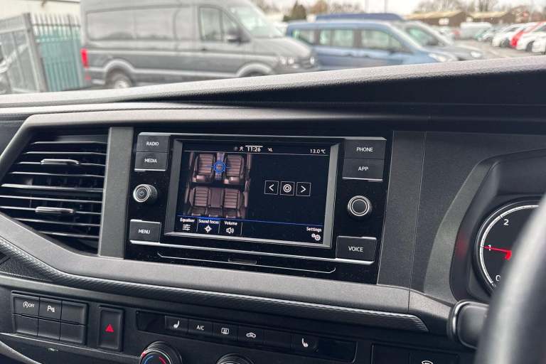 2024 Volkswagen Transporter 2.0 TDI 150 Highline Kombi Van WINDOW VAN DIESEL Manual