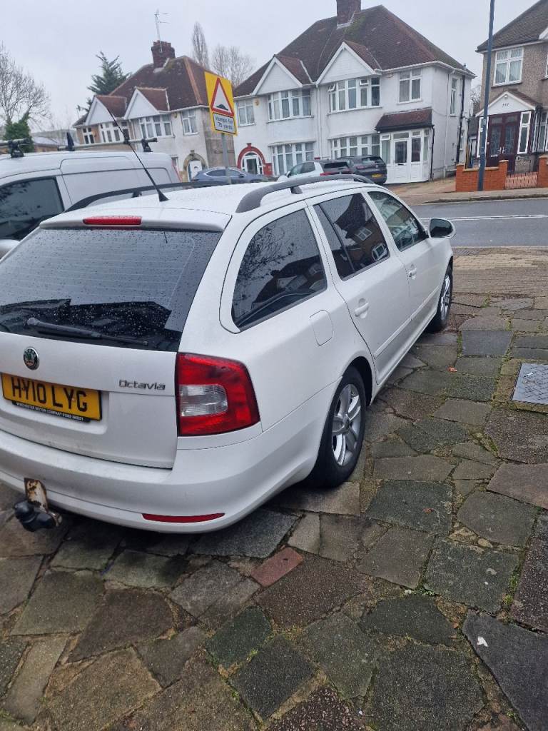 Skoda, OCTAVIA, Estate, 2010, Manual, 1598 (cc), 5 doors
