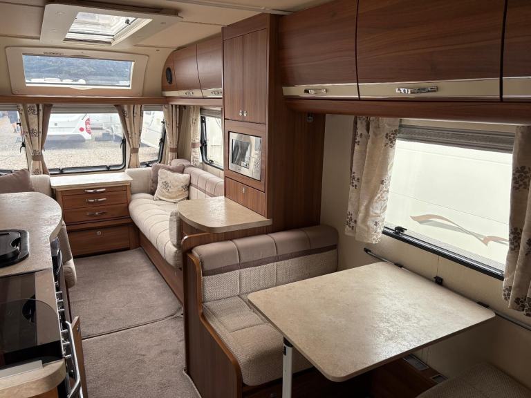 ELDDIS AFFINITY 530 - 3 BERTH CARAVAN + AIR CONDITIONING + MOTORMOVER