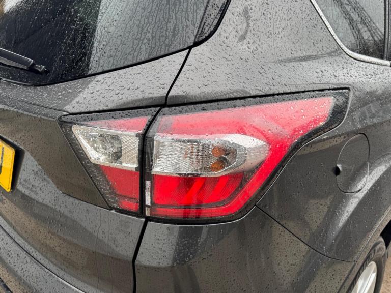 2017 Ford Kuga 2.0 TDCi Titanium Euro 6 (s/s) 5dr HATCHBACK Diesel Manual