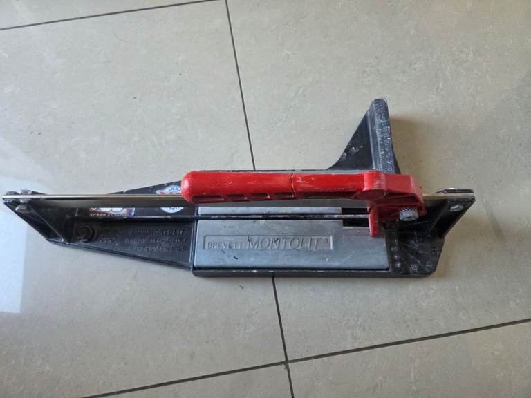 Montolit tile cutter