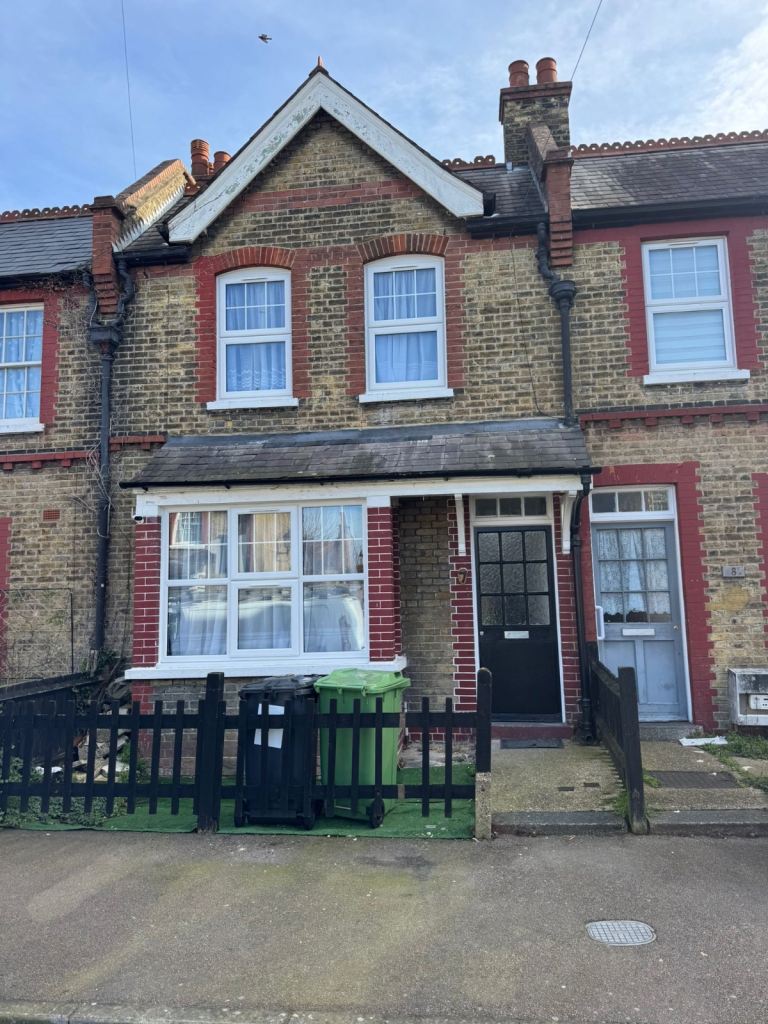 3 Bedroom Terraced House for Rent 