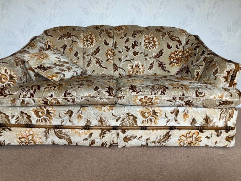 Vintage 1980s Floral 2-Seater Sofa – excellent Boho Style with Bamboo Trim