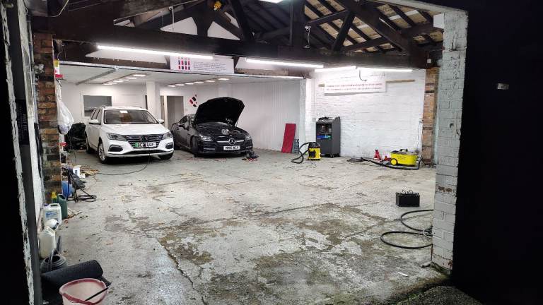 Commercial showroom, workshop, studio, industrial unit, central Stockport