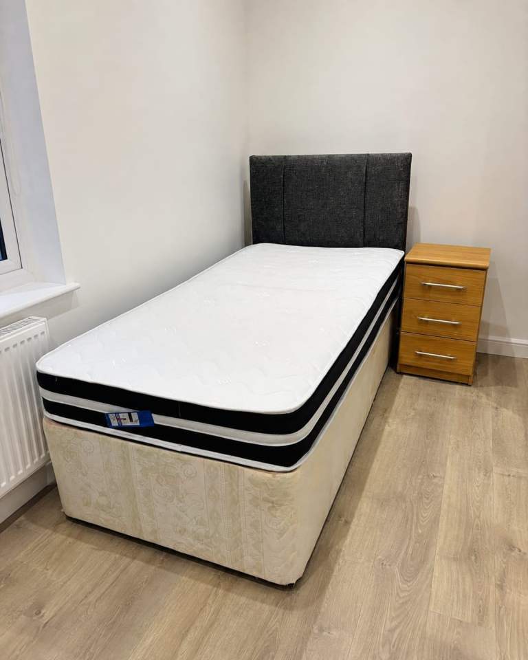 Single Divan Bed with Mattress, Headboard & Bedside Cabinet – Excellent Condition