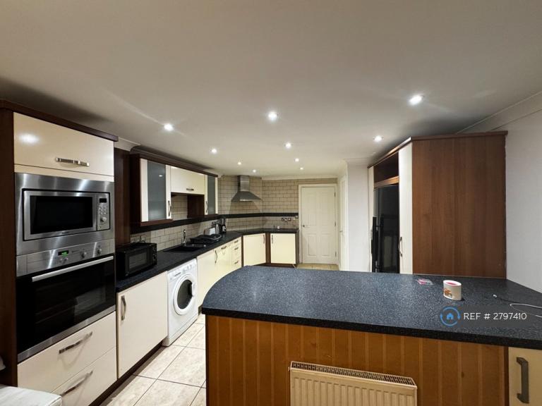 1 bedroom in Bismuth Drive, Sittingbourne, ME10 (#2797410)