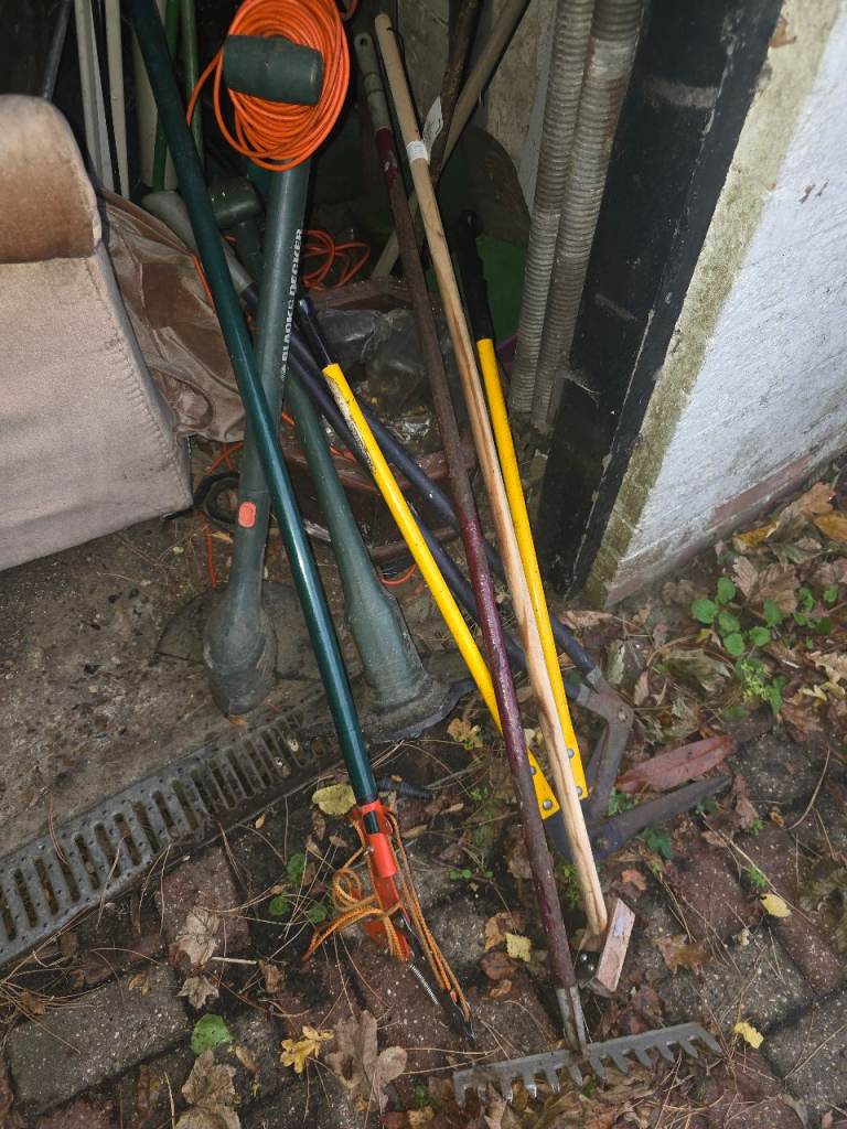 Job lot of garden tool plus 2 strimmers 