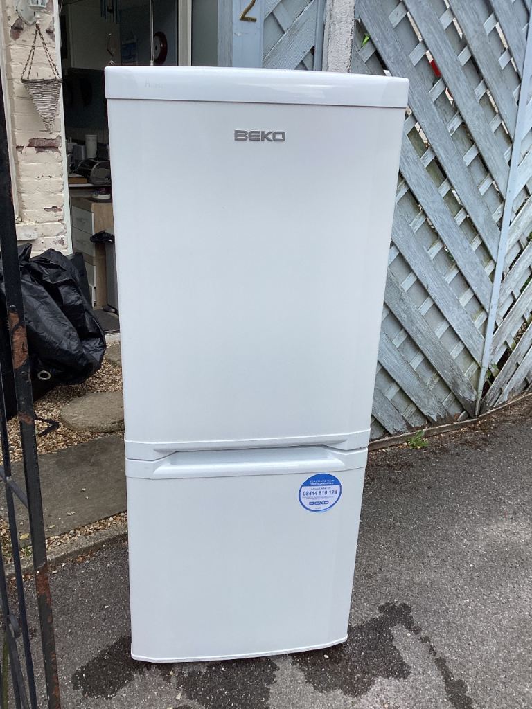 Fridge freezer 