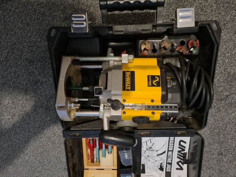 DeWalt Router & Worktop Jigs