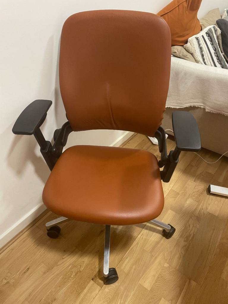 Steelcase Leap V2 Office Chair – Premium Tan Leather – Ergonomic Icon