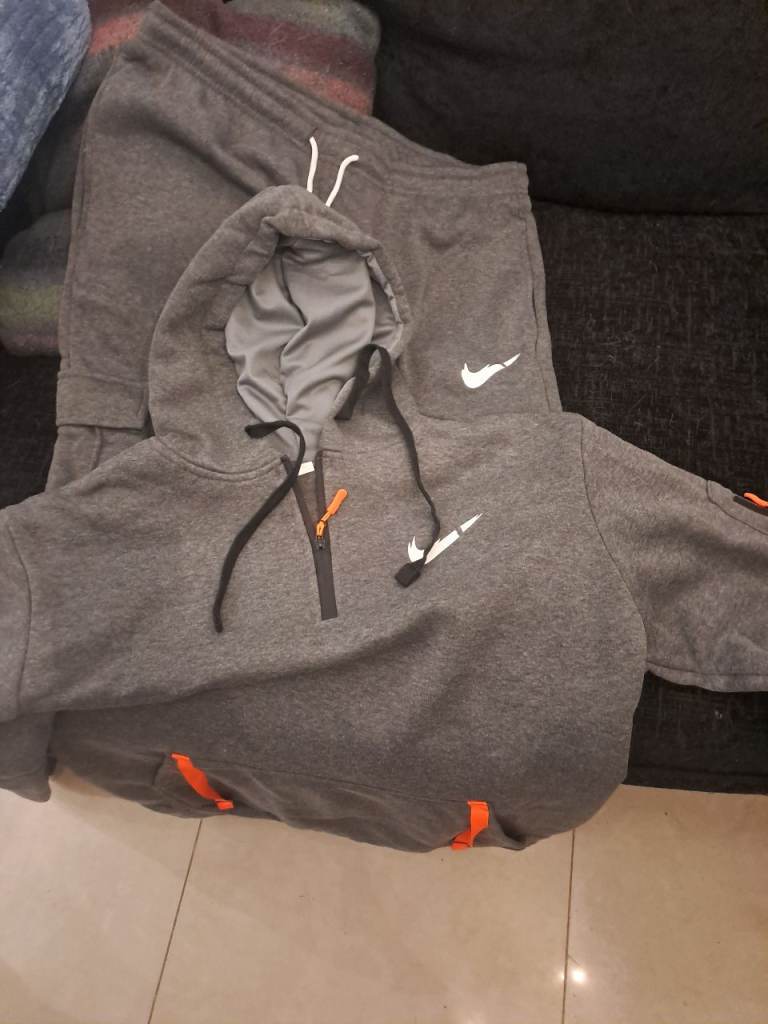 image for Mens Nike tracksuit 