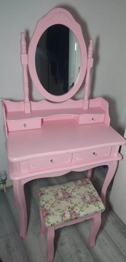 Dressing table with stool (can deliver)