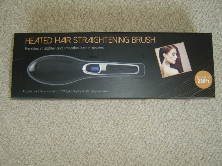 New Heated Hair Straightening Brush – Boxed