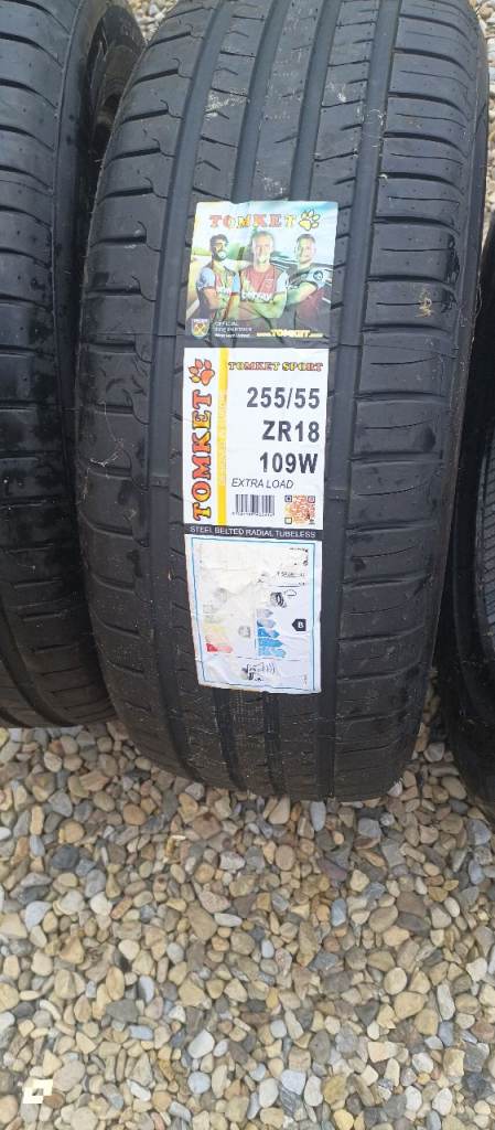 Four new tyres 255/55/18