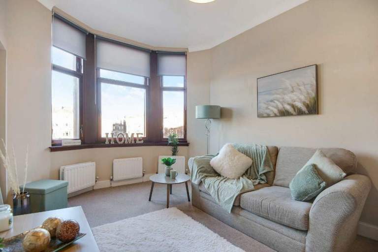 BEAUTIFUL ONE BEDROOM FLAT TO RENT DENNISTOUN 