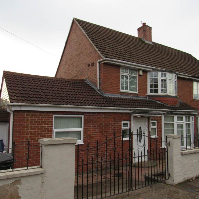 4 Bedroom semi detached house located on Whickham View, Denton Burn, Newcastle Upon Tyne, NE15 6TB