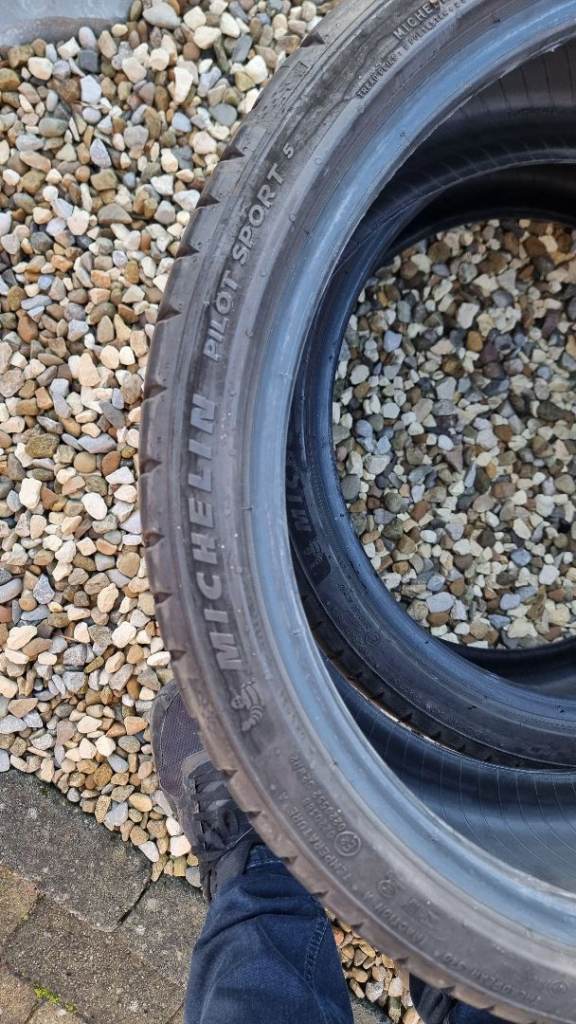 x2 Michelin Pilotsport 5 235-35-ZR19
