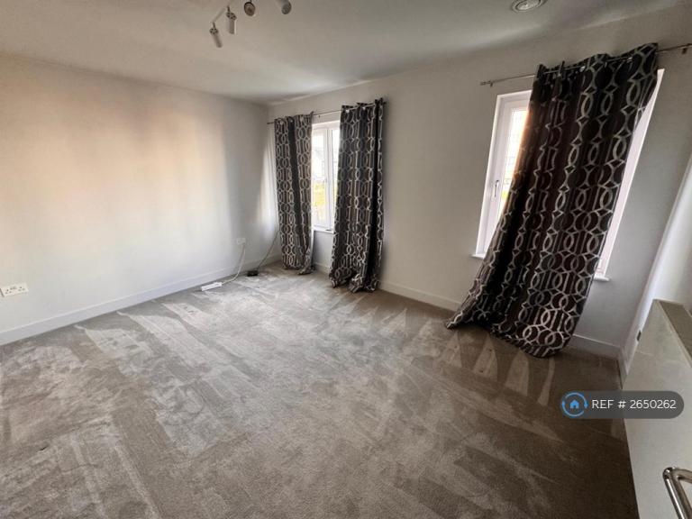 4 bedroom house in Wentworth Drive, Weldon, NN17 (4 bed) (#2650262)