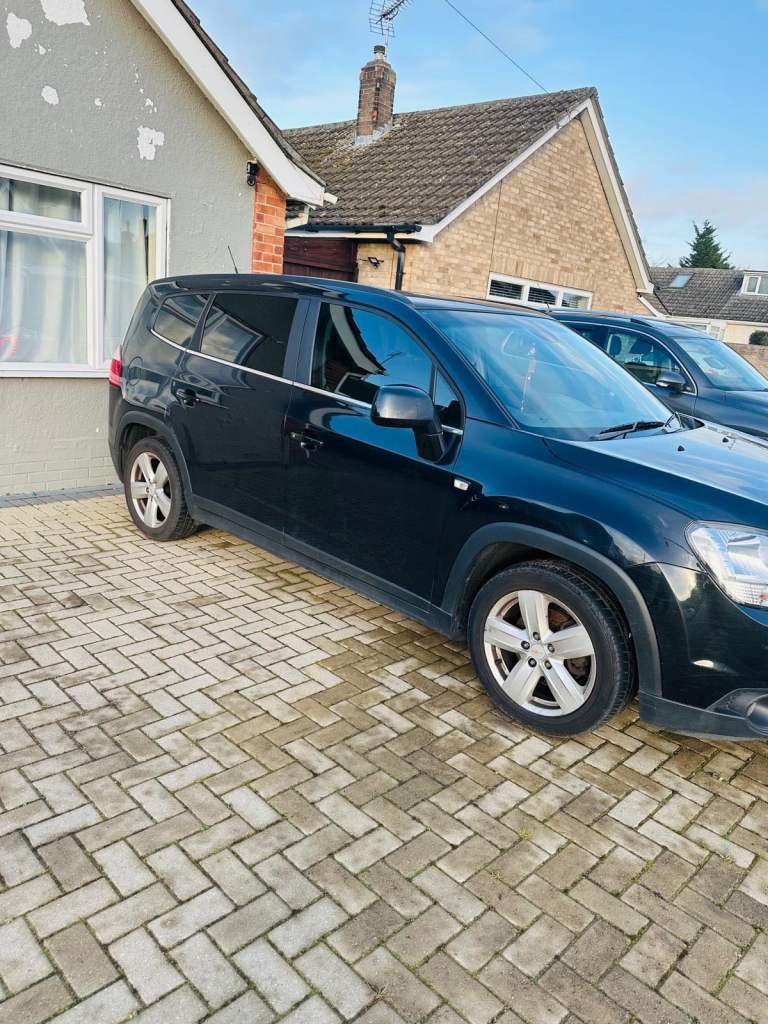 Chevrolet Orlando 2.0 diesel 2012 Automatic 7 seater Suv in Black colour 