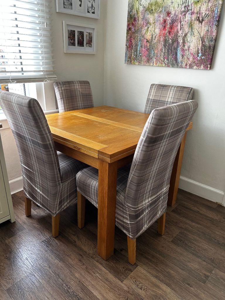 Dining table and 6 chairs