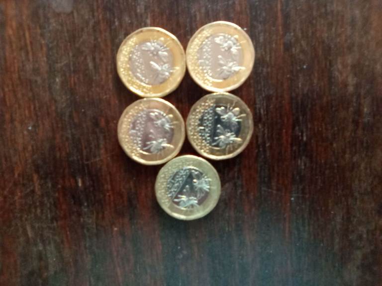5 KING CHARLES 2025 POUND COINS