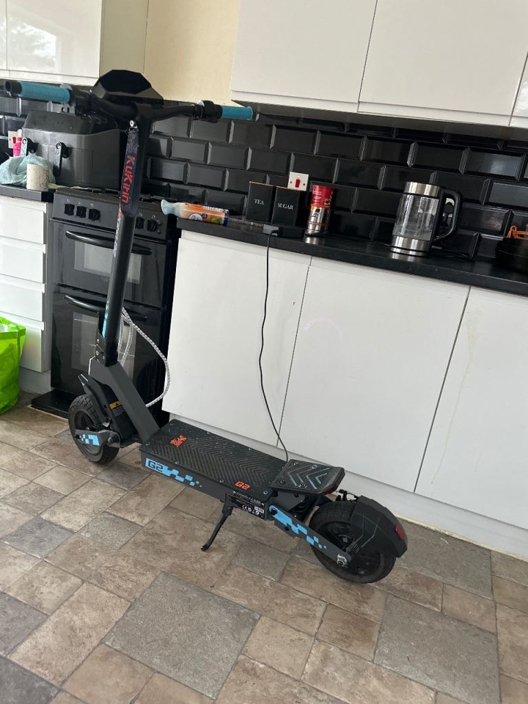 Kugoo Kukirin G2 Pro Electric Scooter – Black, Good Condition