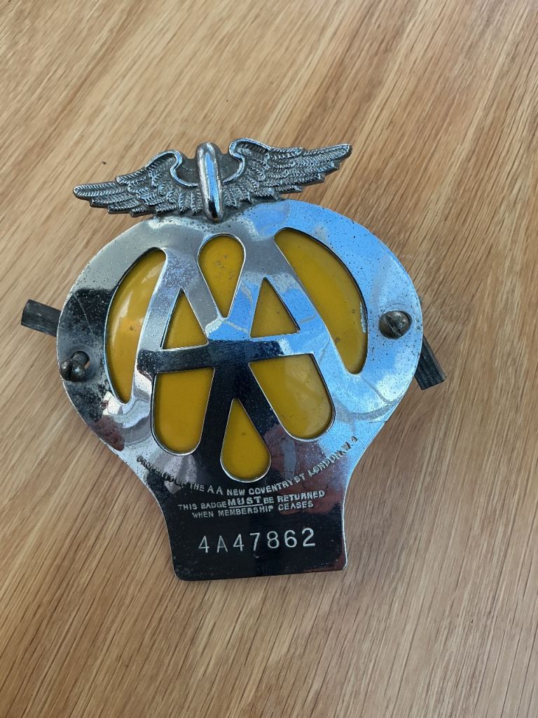 AA car badge