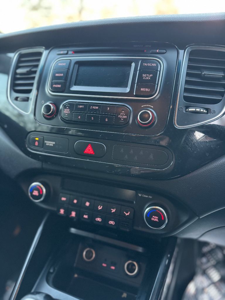 Kia, CARENS, MPV, 2014, Manual, 1685 (cc), 5 doors