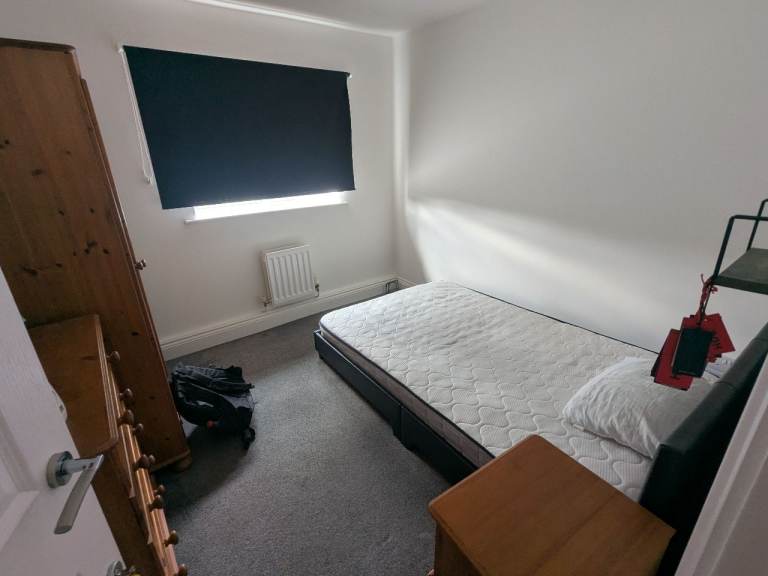 All Bills Included, Upmarket Double Room in a Friendly 6 Bedroom 5 Bath House