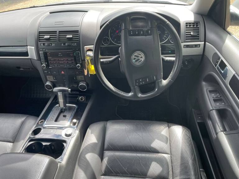 2009 Volkswagen Touareg 2.5 Touareg Altitude TDI E4 AUTO 5dr SUV Diesel Automatic