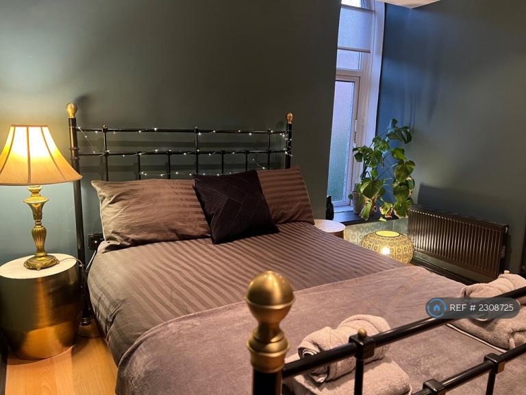 1 bedroom flat in The Synagogue, Pontypridd, CF37 (1 bed) (#2308725)