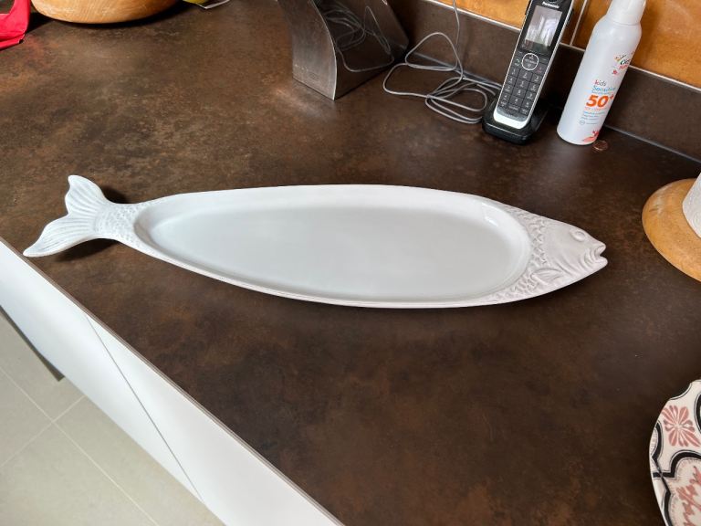 Large White Ceramic Fish Serving Platter – NEW Condition