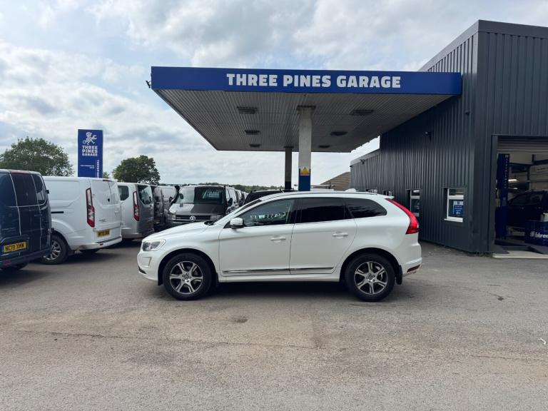 Volvo XC60 D4 181 SE Lux 5dr Auto Geartronic Full Service History 1 Former Owner