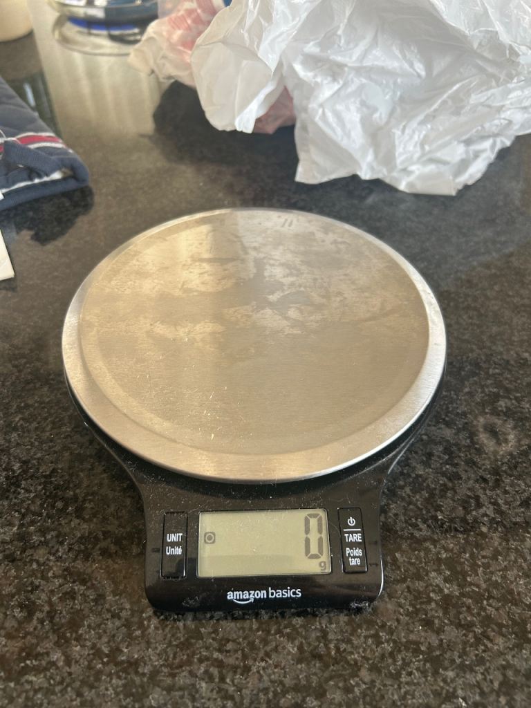 Amazon Basics Digital Kitchen Scales - Black and Silver