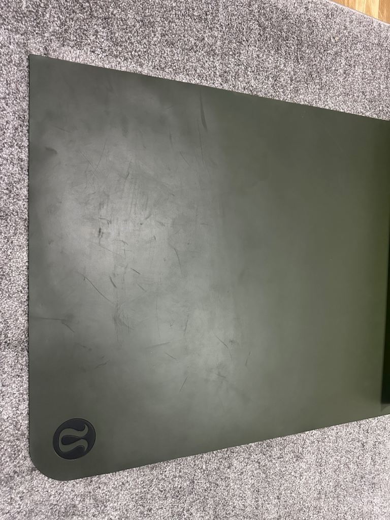 Lululemon Yoga Mat – Olive Green.