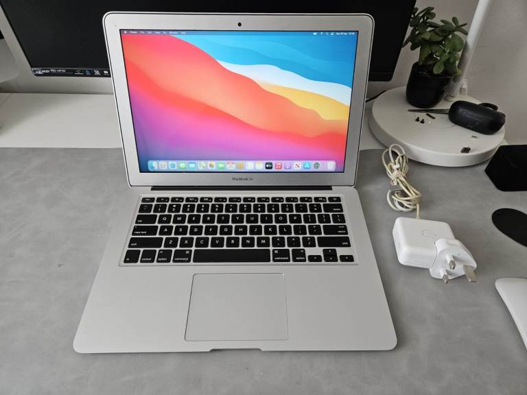 MacBook Air 13 inch 