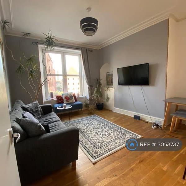 2 bedroom flat in Skene Square, Aberdeen, AB25 (2 bed) (#3053737)