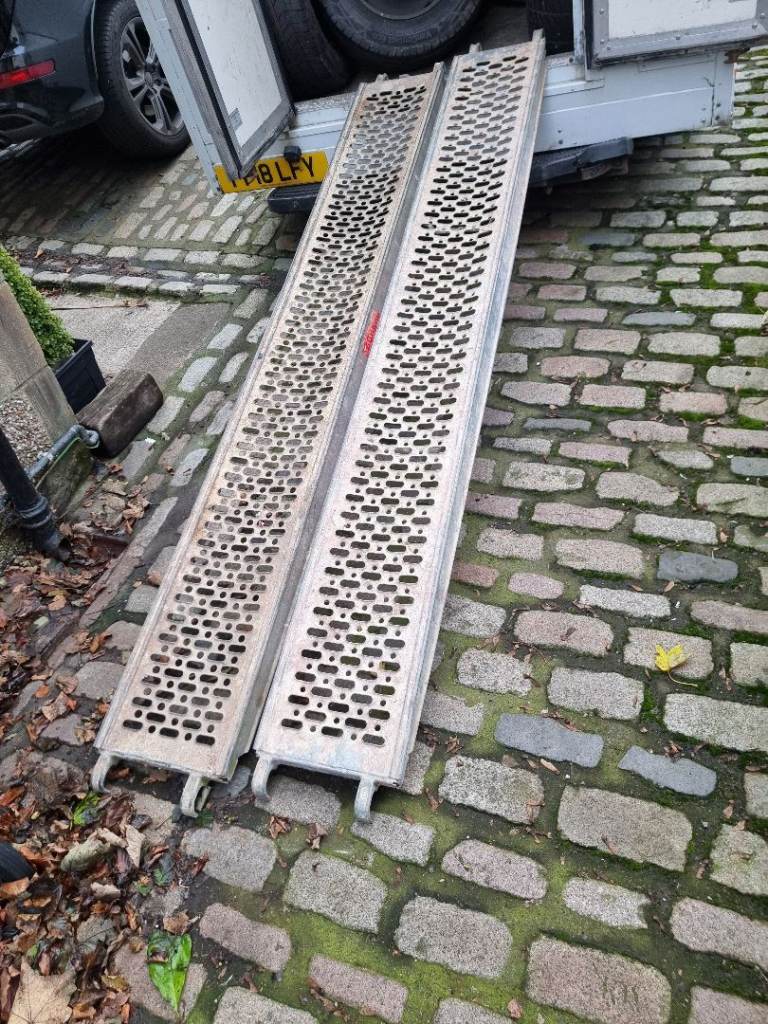 Pair of Ramps strong enough for small plant cars qauds etc