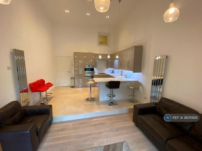 4 bedroom house in Woodland Crescent, London, SE16 (4 bed) (#2805928)