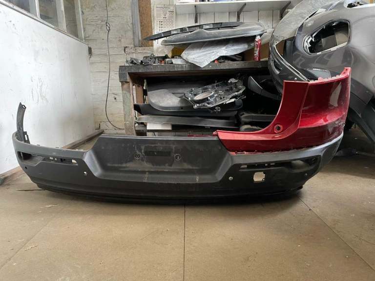 VOLVO XC40 REAR BUMPER , DIFFUSER & RIGHT CORNER WITH PDC HOLES (2018-ONWARDS)