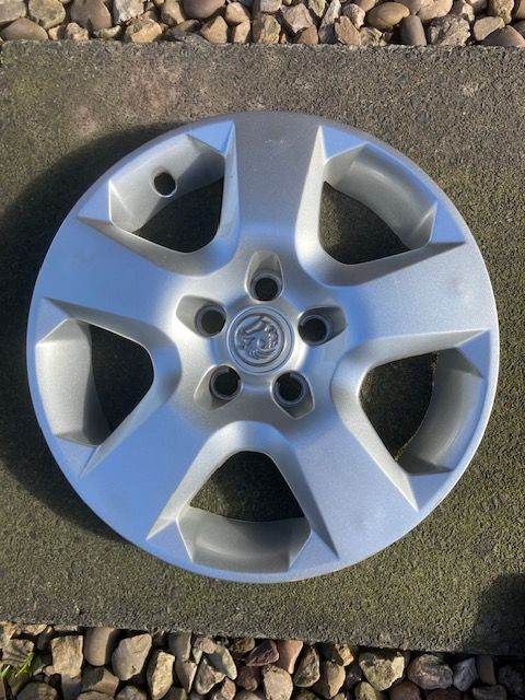Vauxhall Astra H 16” – one wheel trim - Pre-owned. Part No GM  13198635 NP