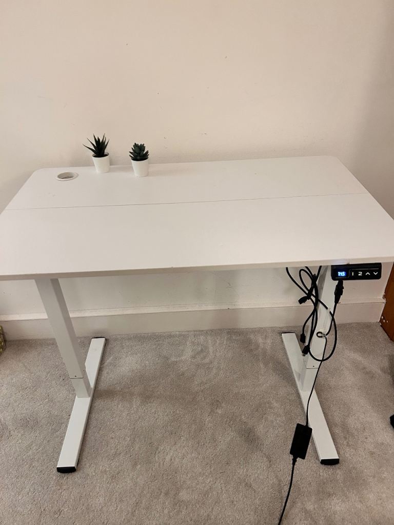 White Electric Standing Desk – Good Condition