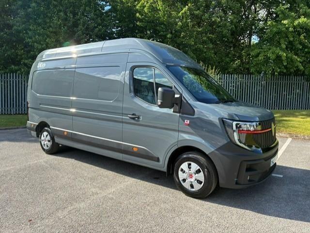 Renault Trucks Master Panel Van L3 H3 LWB High Roof Red Edition FREE SERVICING!