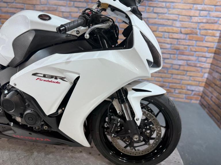 Honda CBR1000rr FIREBLADE - NEW MOT - NATIONWIDE DELIVERY