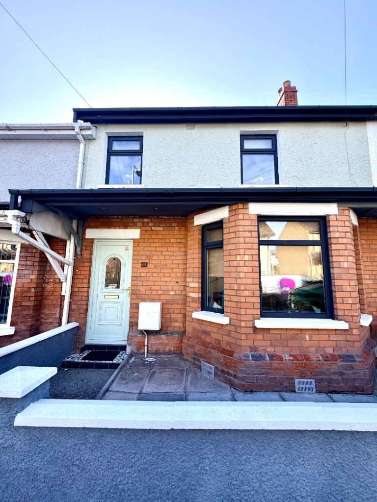 5* town house, close to city centre, luxury living. 