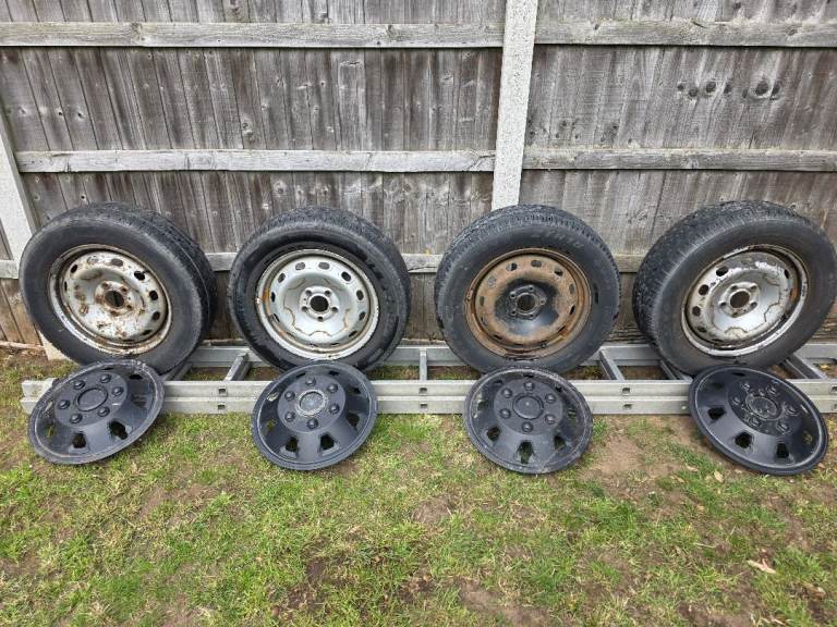 2015 Vauxhall Vivaro Wheels & Tyres