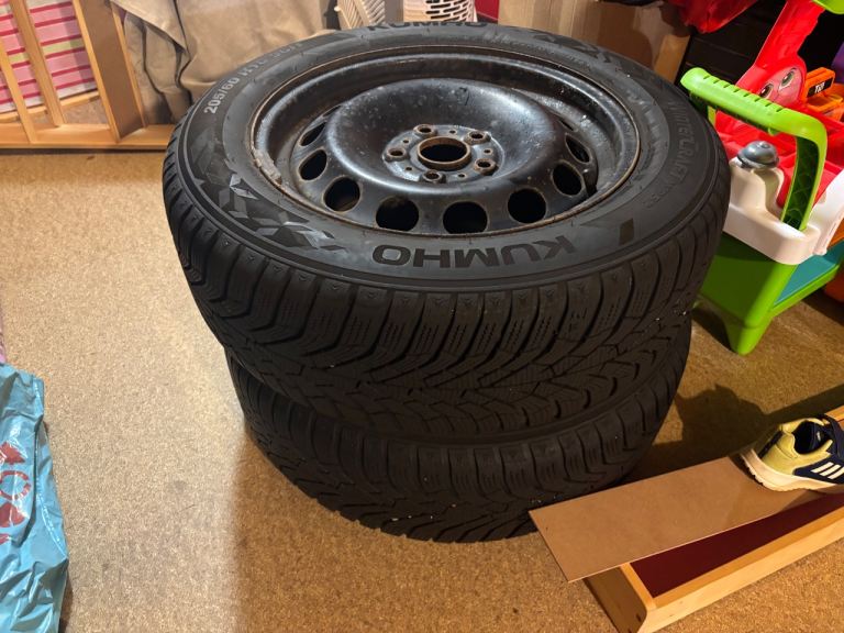 16 inch Steel Wheels with Kumho Winter Tyres x4. 205/60 R16 96H