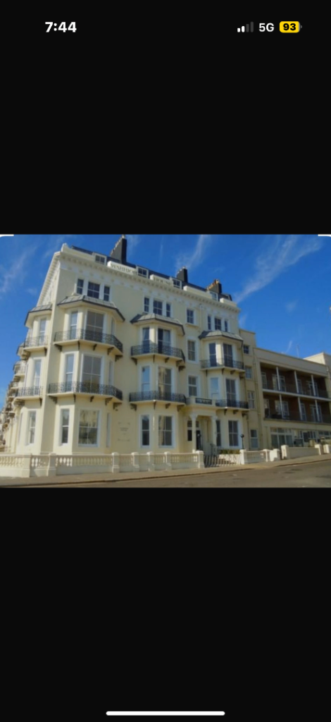 Spacious 1-Bedroom Flat with Sea Views – Warrior House, Hasting