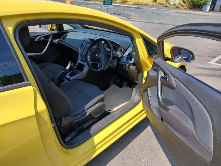 Vauxhall, GTC, Hatchback, 2015, Manual, 1364 (cc), 3 doors